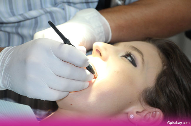 Saubere Zähne dank professioneller Zahnreinigung